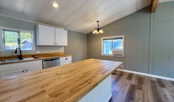 98825 PLEASANT HILL Dr 26, Brookings, OR 97415