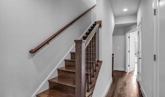 6940 ROCKLEDGE Dr, Bethesda, MD 20817