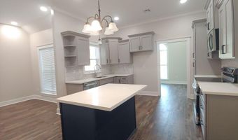 422 E Magnolia St, Abbeville, LA 70510