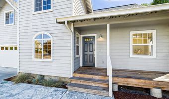 2700 Meadow Creek Way, Arcata, CA 95521