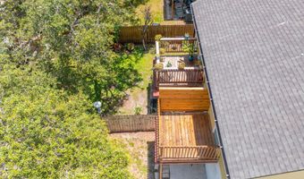 67 W 8TH St, Atlantic Beach, FL 32233