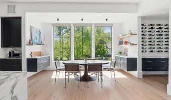 7101 LONGWOOD Dr, Bethesda, MD 20817
