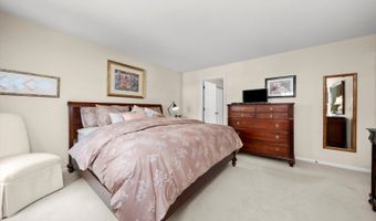 1943 N Charter Point Dr D, Arlington Heights, IL 60004