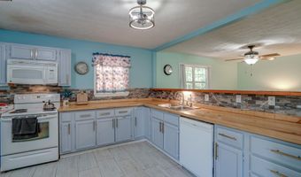 5052 Schira St, Bay St. Louis, MS 39520