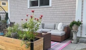 23 Chachapacassett Rd, Barrington, RI 02806
