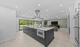 20 Lake Helix Dr, La Mesa, CA 91941