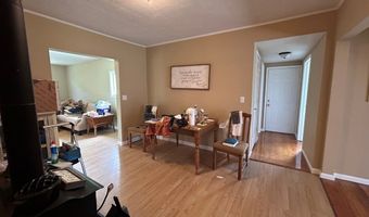 131 Lansworth Dr, Austinville, VA 24312