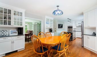 12 Fawn Ridge Dr, Brookfield, CT 06804