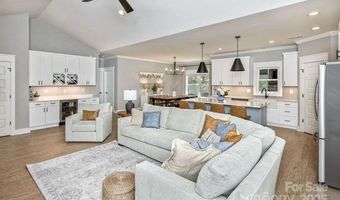 207 Weybridge Dr, Arden, NC 28704