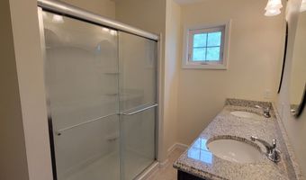 19 Oak Meadows Dr 19, Brookfield, CT 06804