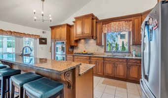 8 Laurel Ln, Bayville, NJ 08721