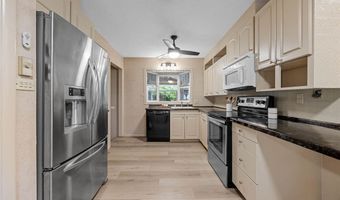 1108 E 3rd St, Anamosa, IA 52205