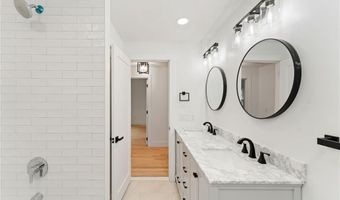 1575 MIDDLE Rd, East Greenwich, RI 02818