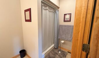 3702 Round House Rd, Aurora, MO 65605