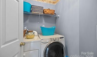 3755 Brookchase Ln, Charlotte, NC 28205