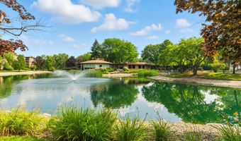 1207 S Old Wilke Rd 303, Arlington Heights, IL 60005