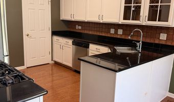 2620 Williamsburg Dr, Algonquin, IL 60102