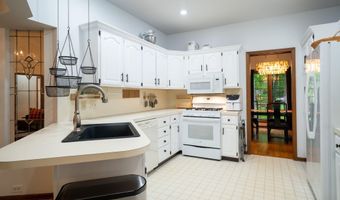 6315 Lehigh Ct SE, Ada, MI 49301
