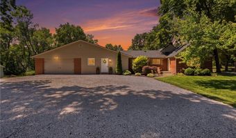 1846 Edwards Dr, Akron, OH 44306