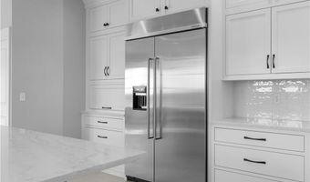 2 Sedge Ct, Narragansett, RI 02882