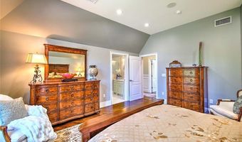 4 Pine Tree Ln, Lincoln, RI 02865