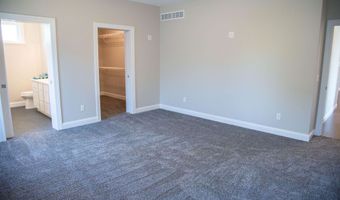 2282 Helle Dr, Asbury, IA 52002