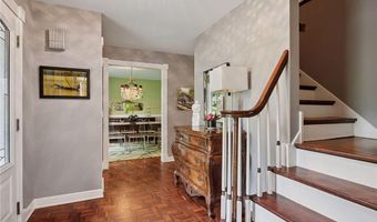 1511 Colleen Ave, Arden Hills, MN 55112