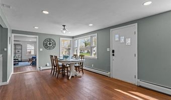 4 Sherbrooke Rd, Barrington, RI 02806