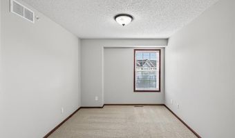 15533 Eagle Shore Dr 806, Apple Valley, MN 55124