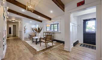 101 S 7TH St, Akron, PA 17501