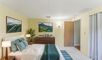 382 Beavertail Rd, Jamestown, RI 02835