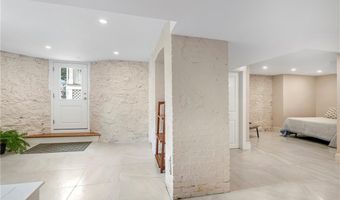 36 Bull St, Newport, RI 02840