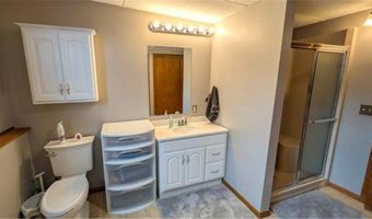 1918 Bayview Dr, Albert Lea, MN 56007