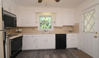 46 Topstone Dr, Danbury, CT 06810