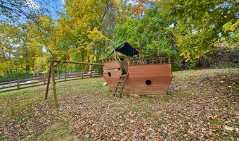 2558 Apple Ridge Ln, Amberley, OH 45236