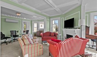 98 Kay St 2, Newport, RI 02840