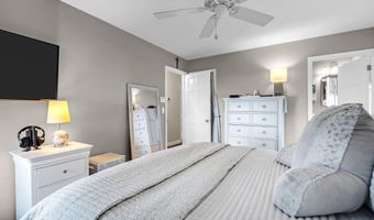 8 Eagle Dr, Bayville, NJ 08721