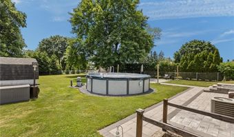 33 Fairhaven Rd, Cumberland, RI 02864