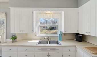 104 Highland Ave, Allegan, MI 49010