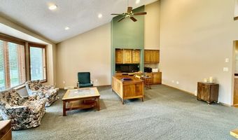 12959 Ironwood Dr, Aberdeen, SD 57401