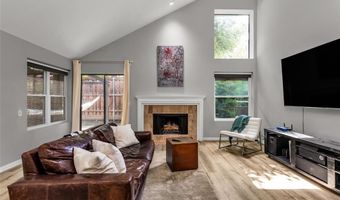 14902 Le Grande Dr, Addison, TX 75001