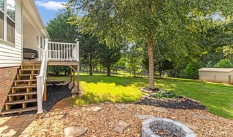 449 Shallowford Dr, Boiling Springs, SC 29316