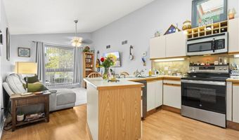 755 Williamsburg Cir, Warwick, RI 02886