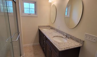 19 Oak Meadows Dr 19, Brookfield, CT 06804