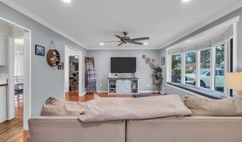 808 Sunset Rd, Beachwood, NJ 08722