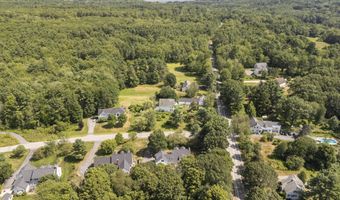 2 Sunnyfield Ln, Falmouth, ME 04105
