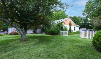 29 Dean Ave, Johnston, RI 02919