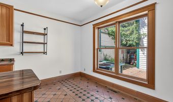 19 Gresham St, Ashland, OR 97520
