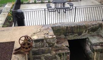 624 WASHINGTON St C-101, Coventry, RI 02816