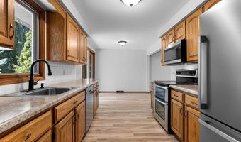 2407 S CLOVER Ln, Appleton, WI 54915